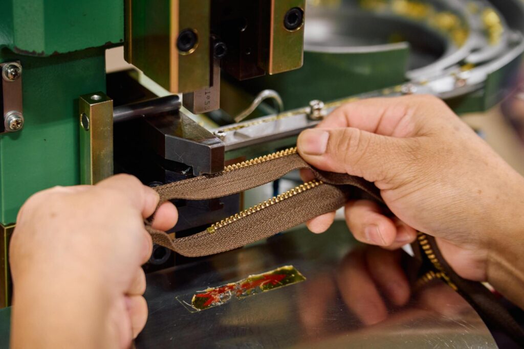 manufacturing zipper for extreme conditions